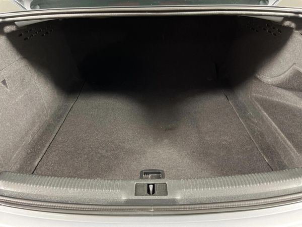 2015-Audi-A4-20-TDI-SE-Auto image:13