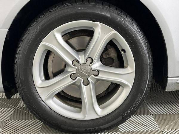 2015-Audi-A4-20-TDI-SE-Auto image:4
