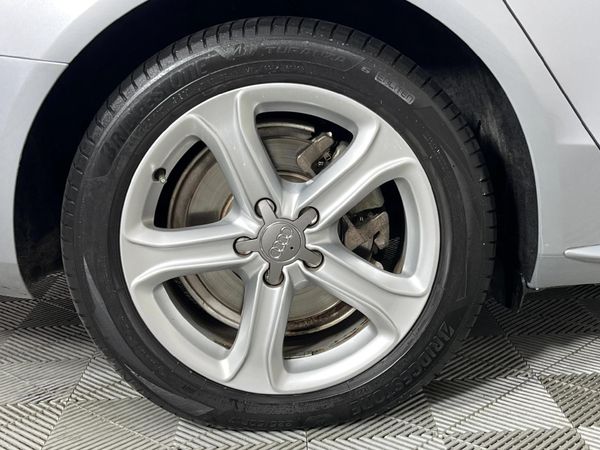 2015-Audi-A4-20-TDI-SE-Auto image:7