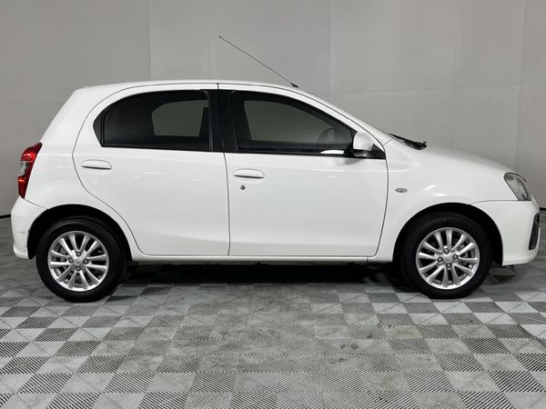 2019-Toyota-Etios-15-XS-5-dr image:13