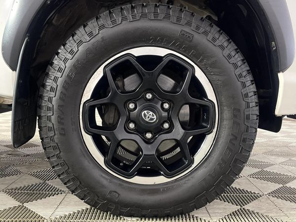 2019-Toyota-Hilux-28-GD-6-GR-S-4x4-Auto-Double-Cab image:5
