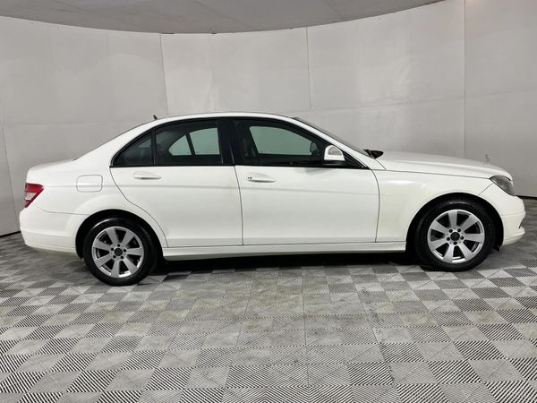 2008-Mercedes-Benz-C-Class-C-180K-Classic-Auto image:16