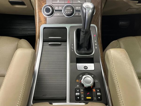 2010-Land-Rover-Range-Rover-50-V8-SC-SE image:10