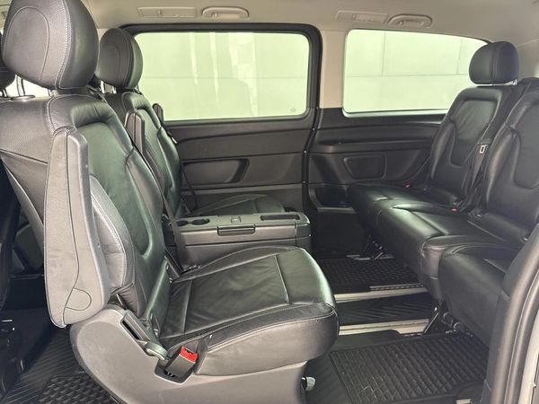 2019-Mercedes-Benz-V-Class-V-250-Bluetec-Auto image:3