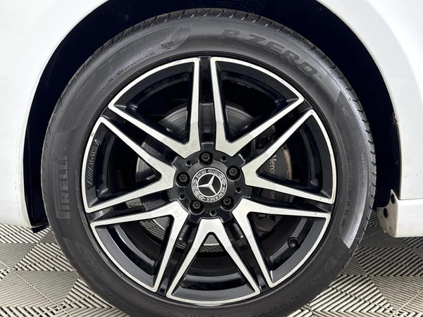 2019-Mercedes-Benz-V-Class-V-250-Bluetec-Auto image:4