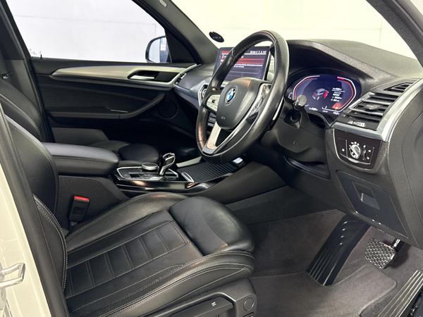 2022-BMW-X3-xDrive20d image:9