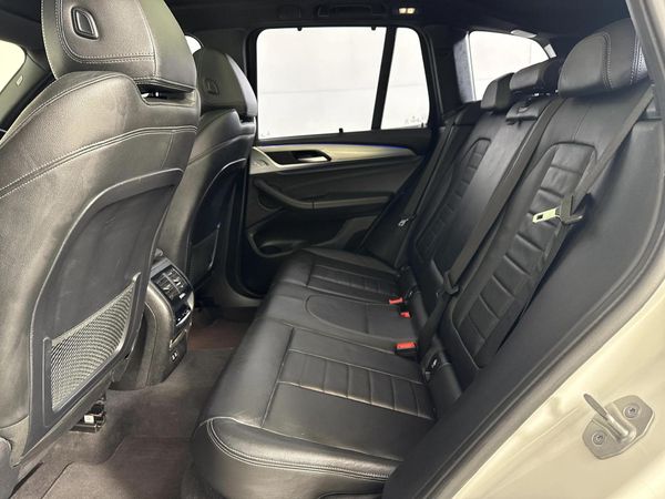2022-BMW-X3-xDrive20d image:3