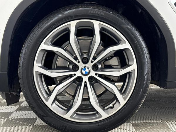 2022-BMW-X3-xDrive20d image:4