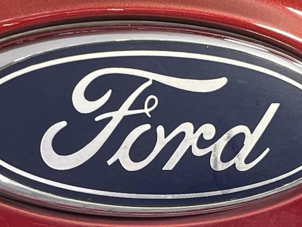 2016-Ford-Kuga-15-EcoBoost-Ambiente-Auto image:11
