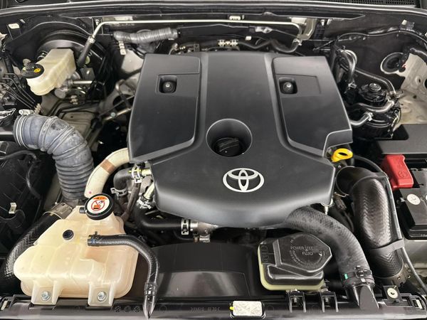 2022-Toyota-Fortuner-28-GD-6-Raised-Body-Auto image:11