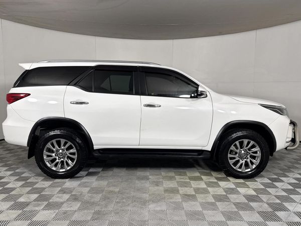 2022-Toyota-Fortuner-28-GD-6-Raised-Body-Auto image:14