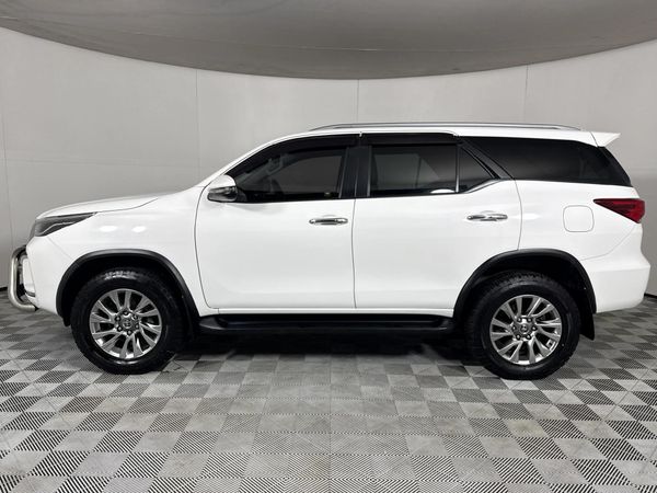 2022-Toyota-Fortuner-28-GD-6-Raised-Body-Auto image:16