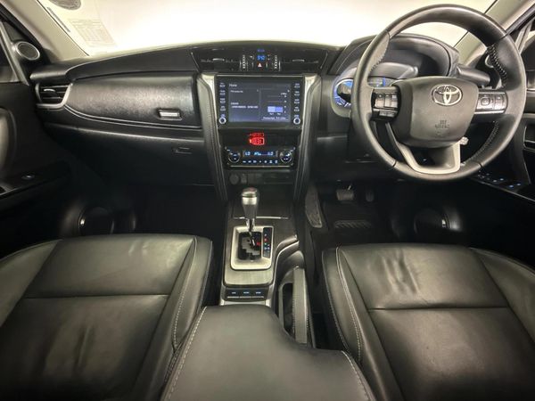2022-Toyota-Fortuner-28-GD-6-Raised-Body-Auto image:1