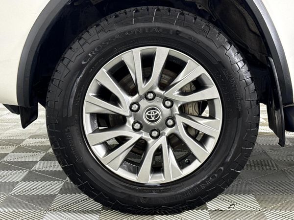 2022-Toyota-Fortuner-28-GD-6-Raised-Body-Auto image:4