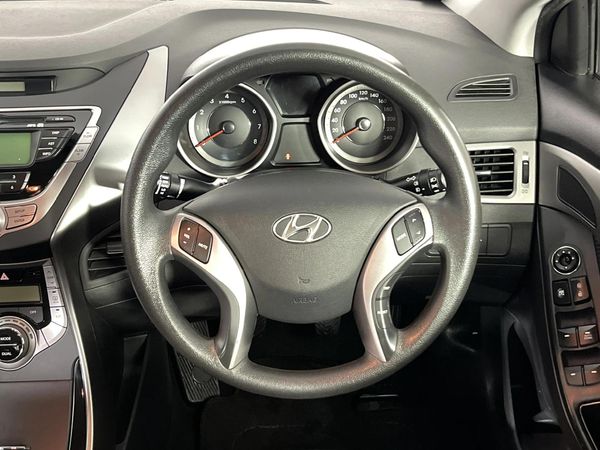 2013-Hyundai-Elantra-16-GLS-Premium image:12