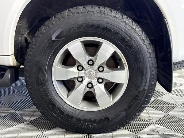 2008-Toyota-Fortuner-40-V6-Auto-4x4 image:6