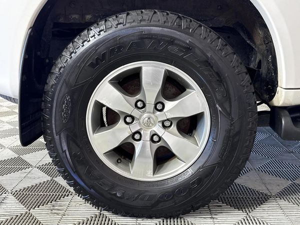 2008-Toyota-Fortuner-40-V6-Auto-4x4 image:7