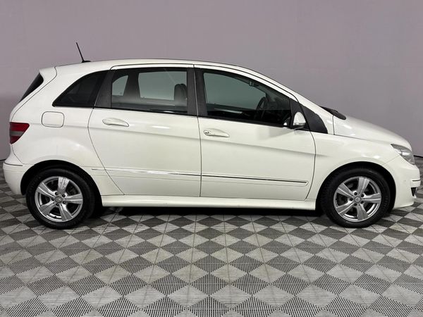 2011-Mercedes-Benz-B-Class-B-200-CDI-Auto image:18