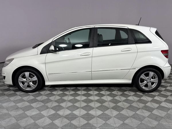 2011-Mercedes-Benz-B-Class-B-200-CDI-Auto image:20