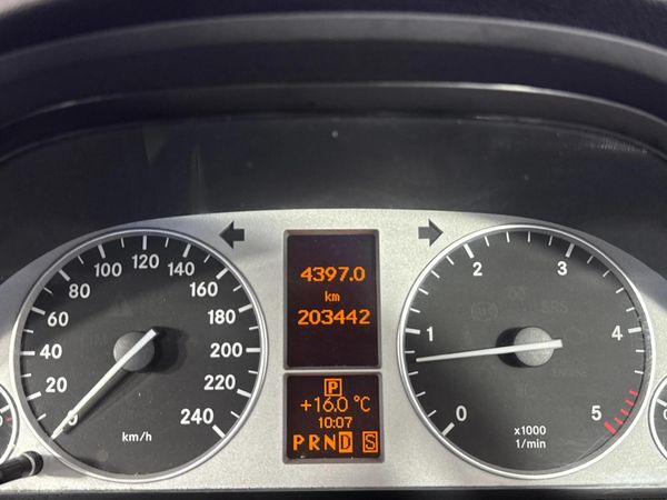 2011-Mercedes-Benz-B-Class-B-200-CDI-Auto image:2