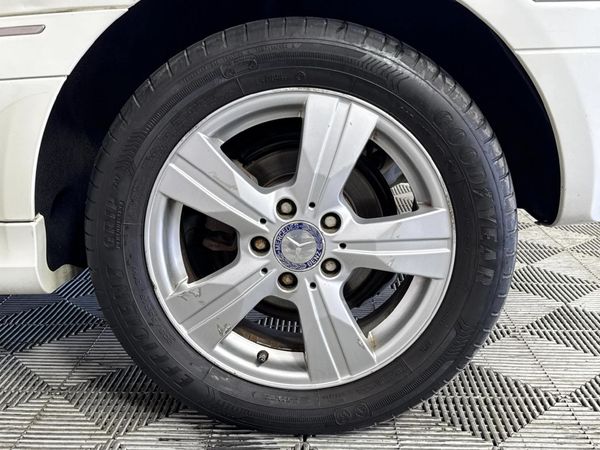 2011-Mercedes-Benz-B-Class-B-200-CDI-Auto image:6