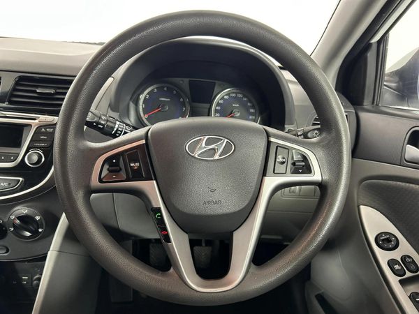 2015-Hyundai-Accent-16-Fluid-5-dr image:11