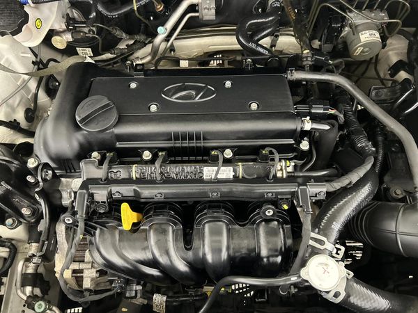 2015-Hyundai-Accent-16-Fluid-5-dr image:12