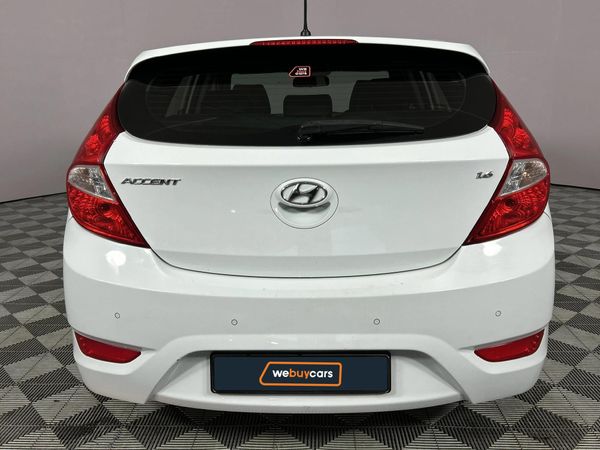 2015-Hyundai-Accent-16-Fluid-5-dr image:17