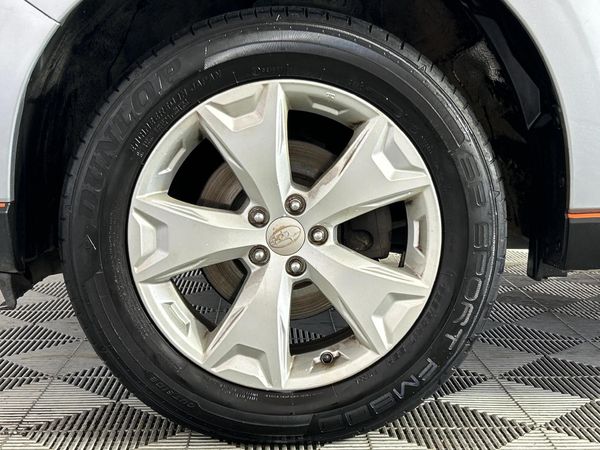 2014-Subaru-Forester-25-XS-Premium-Auto image:4