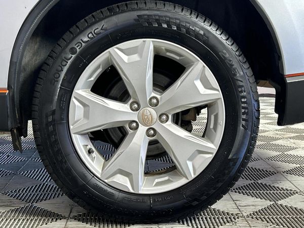2014-Subaru-Forester-25-XS-Premium-Auto image:6