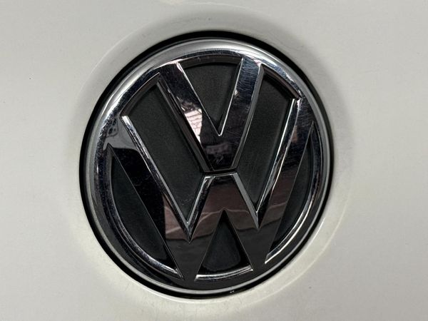 2012-Volkswagen-Polo-14-Comfortline-5-dr image:11