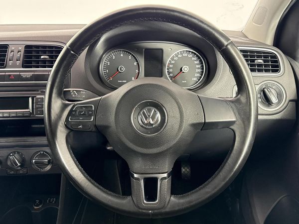 2012-Volkswagen-Polo-14-Comfortline-5-dr image:12