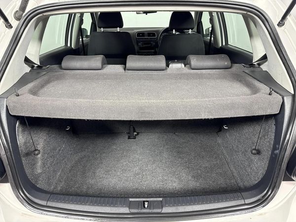 2012-Volkswagen-Polo-14-Comfortline-5-dr image:14