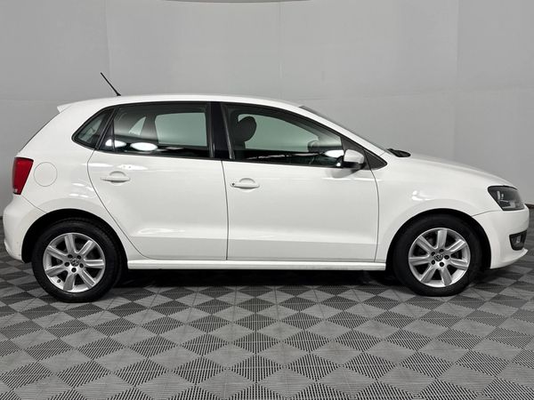 2012-Volkswagen-Polo-14-Comfortline-5-dr image:17