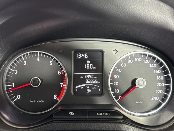 2012-Volkswagen-Polo-14-Comfortline-5-dr image:2