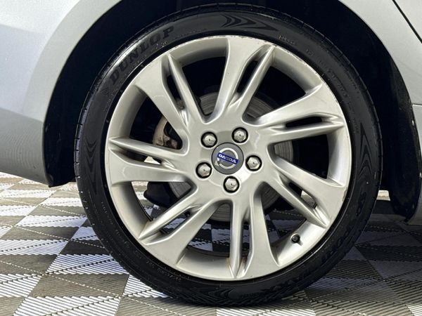 2016-Volvo-V40-T4-Inscription image:6
