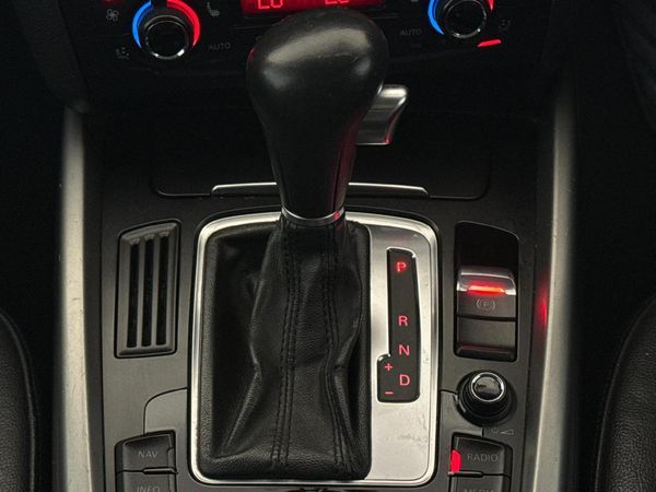 2011-Audi-Q5-30-TDI-quattro-Auto image:10