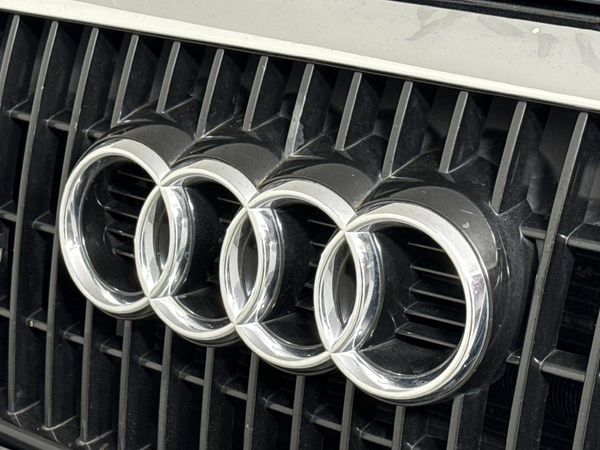 2011-Audi-Q5-30-TDI-quattro-Auto image:11