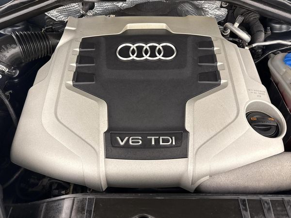 2011-Audi-Q5-30-TDI-quattro-Auto image:14