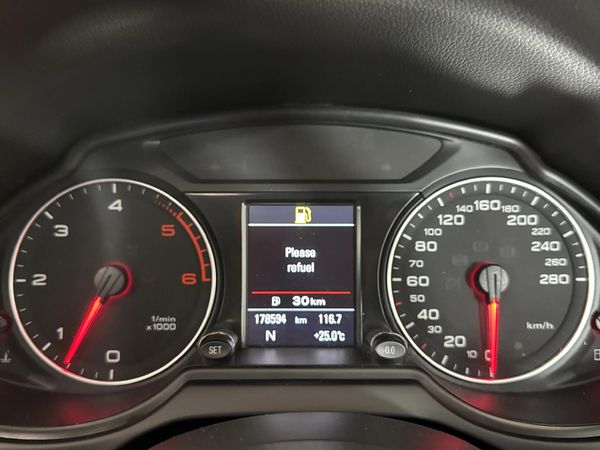 2011-Audi-Q5-30-TDI-quattro-Auto image:2