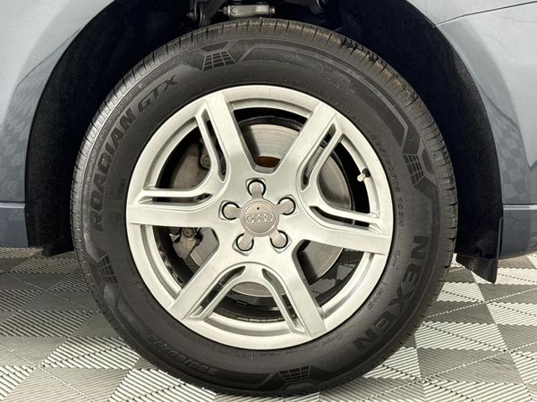 2011-Audi-Q5-30-TDI-quattro-Auto image:5