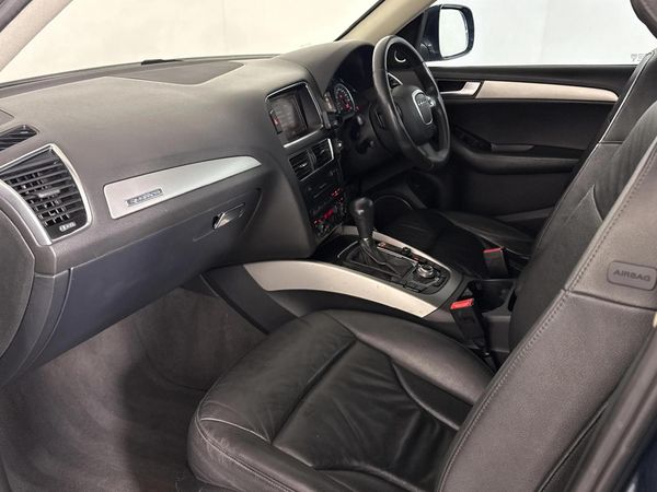 2011-Audi-Q5-30-TDI-quattro-Auto image:8