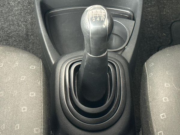 2008-Toyota-Yaris-T1-5-dr image:10