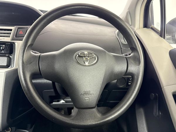 2008-Toyota-Yaris-T1-5-dr image:11