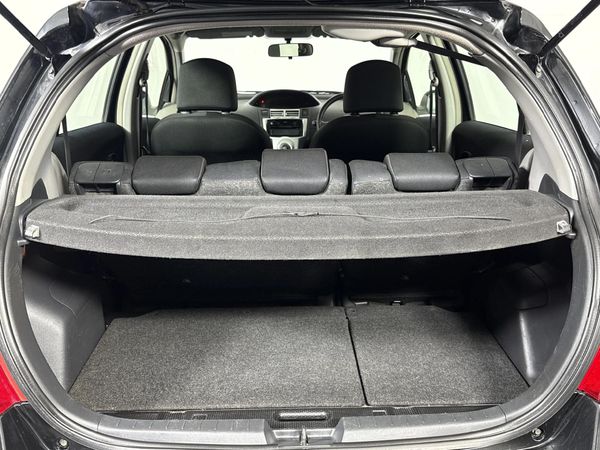 2008-Toyota-Yaris-T1-5-dr image:13