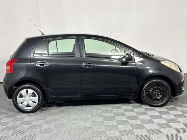 2008-Toyota-Yaris-T1-5-dr image:16