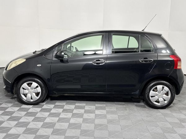 2008-Toyota-Yaris-T1-5-dr image:18