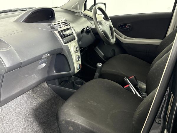2008-Toyota-Yaris-T1-5-dr image:8