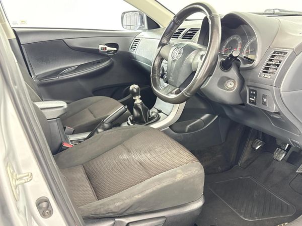 2015-Toyota-Corolla-Quest-16-Plus image:9
