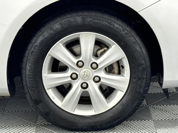 2015-Toyota-Corolla-Quest-16-Plus image:5